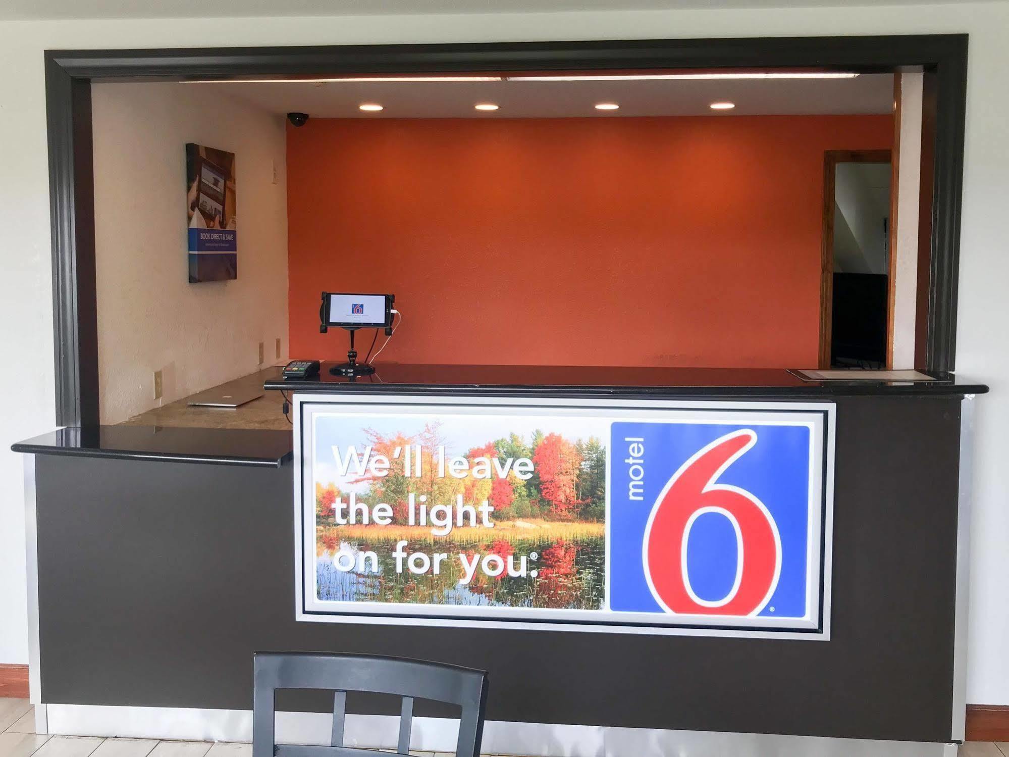 Motel 6-Holyoke, Ma Westfield Exterior photo