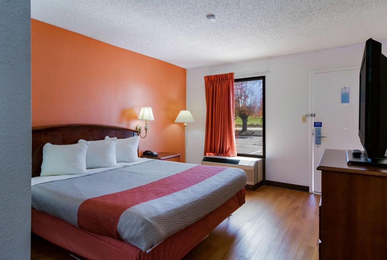 Motel 6-Holyoke, Ma Westfield Exterior photo